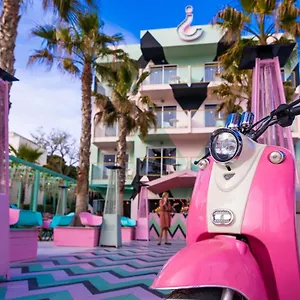 Wi-ki-woo , San Antonio (Ibiza) Spanje